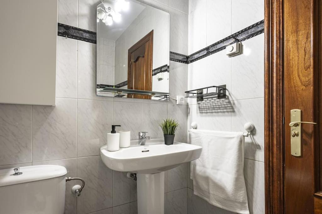 Apartamento La Plazuela Хихон Экстерьер фото
